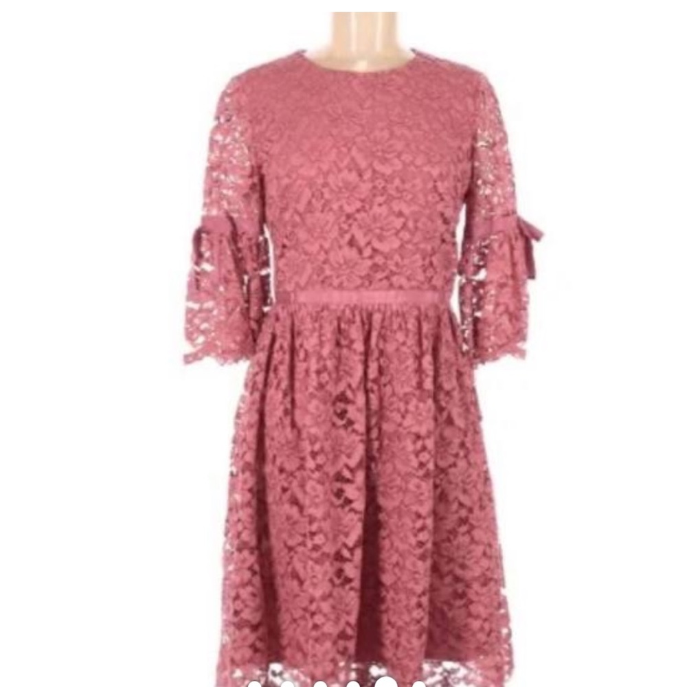 Gal Meets Glam Josephine Floral Lace Dress. - Picture 6 of 11